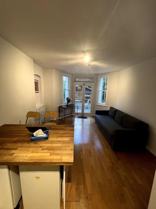 לונדון Lovely 1 Bedroom Apartment In West Kensington מראה חיצוני תמונה